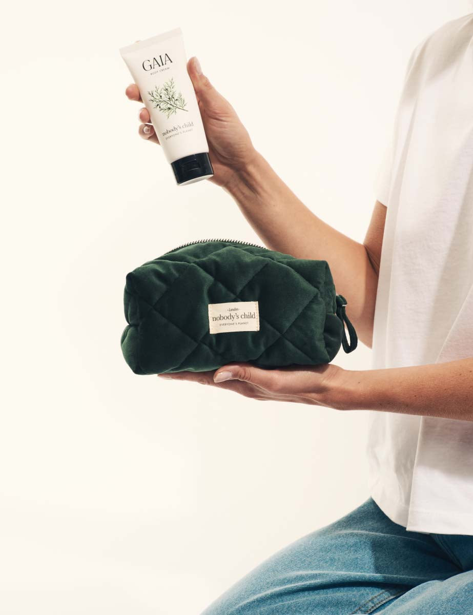 Green Medium Velvet Wash Bag