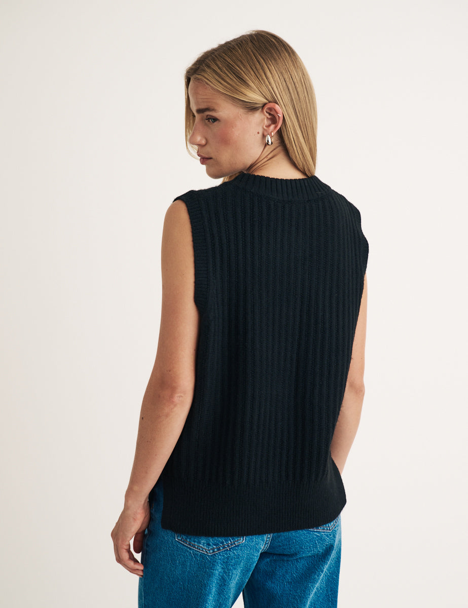 Black V-neck Knitted Vest