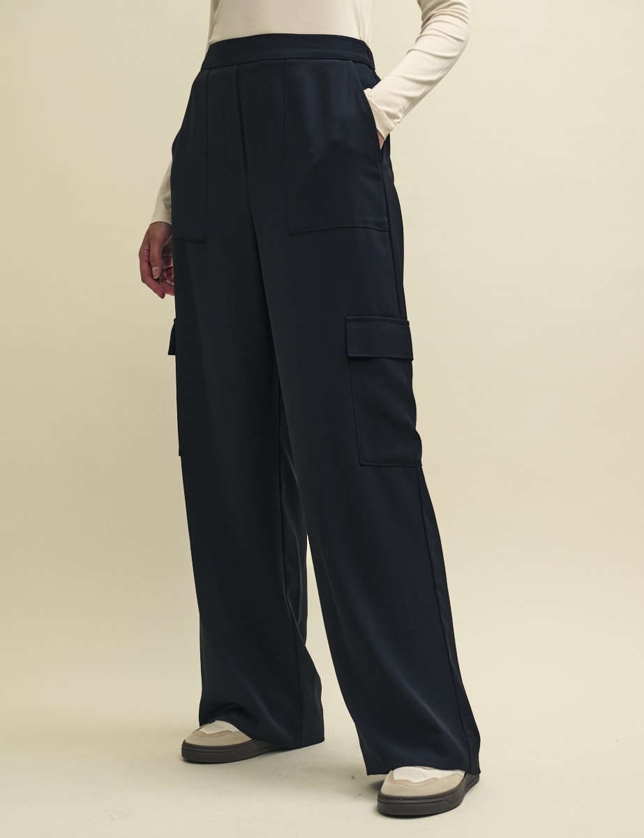 Black Pull-On Relaxed Pocket Detail Trousers