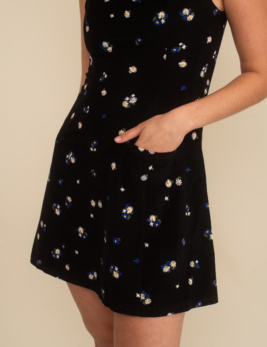 Black floral shift dress hotsell